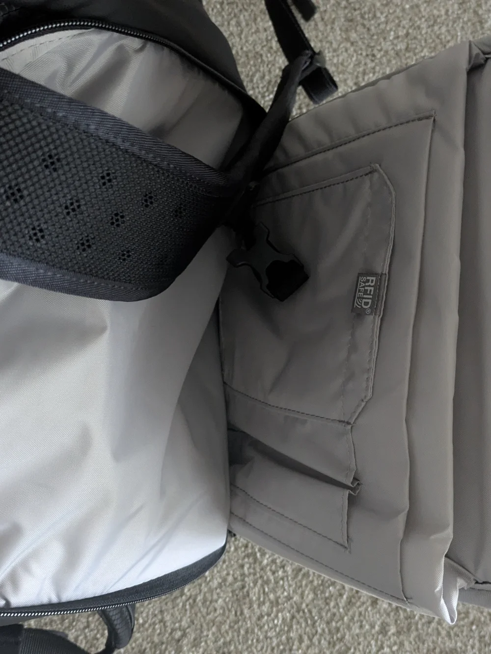 Pacsafe brand new